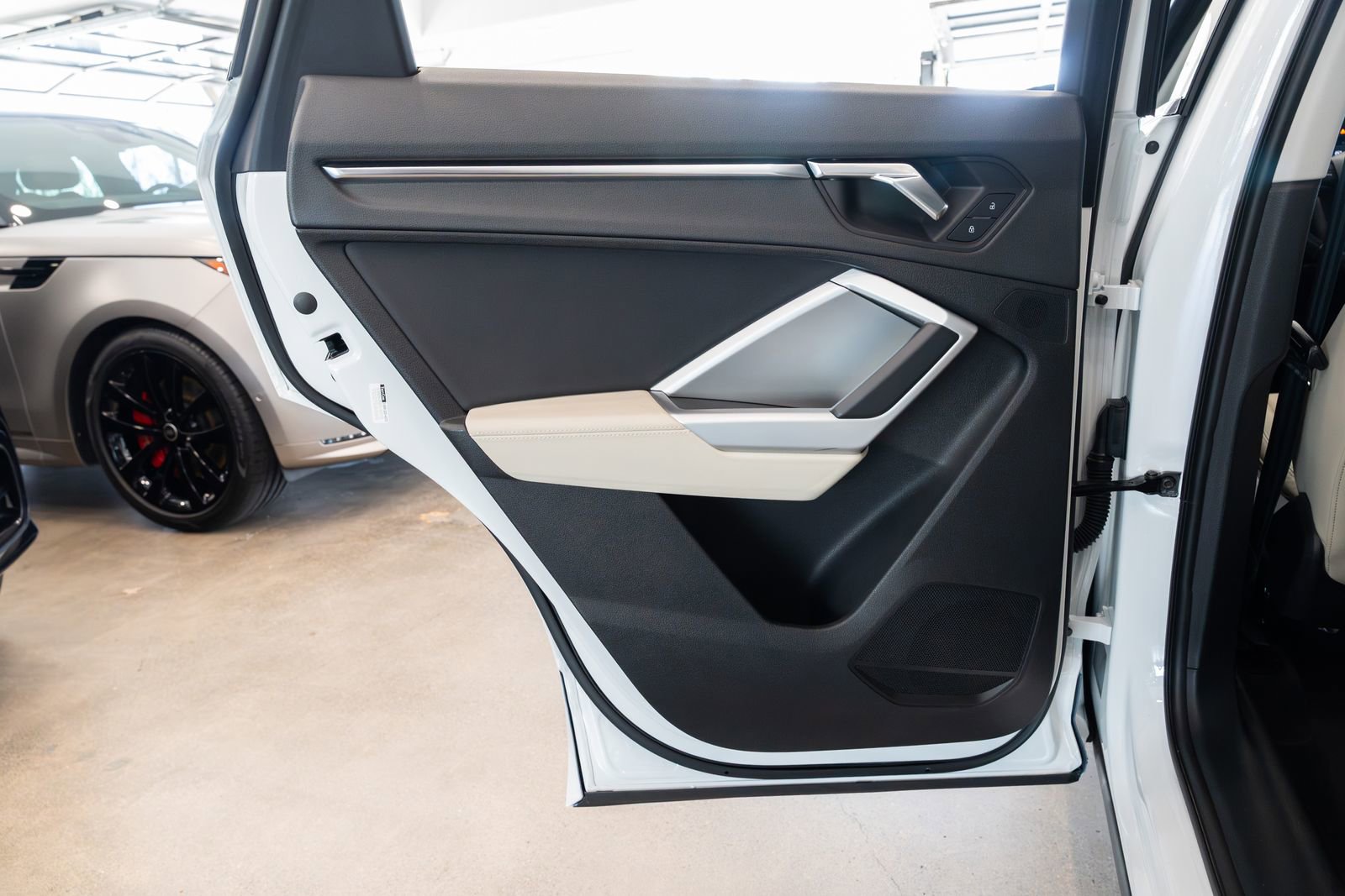 Used 2020 Audi Q3 2.0T Premium w/ Convenience Package image 19