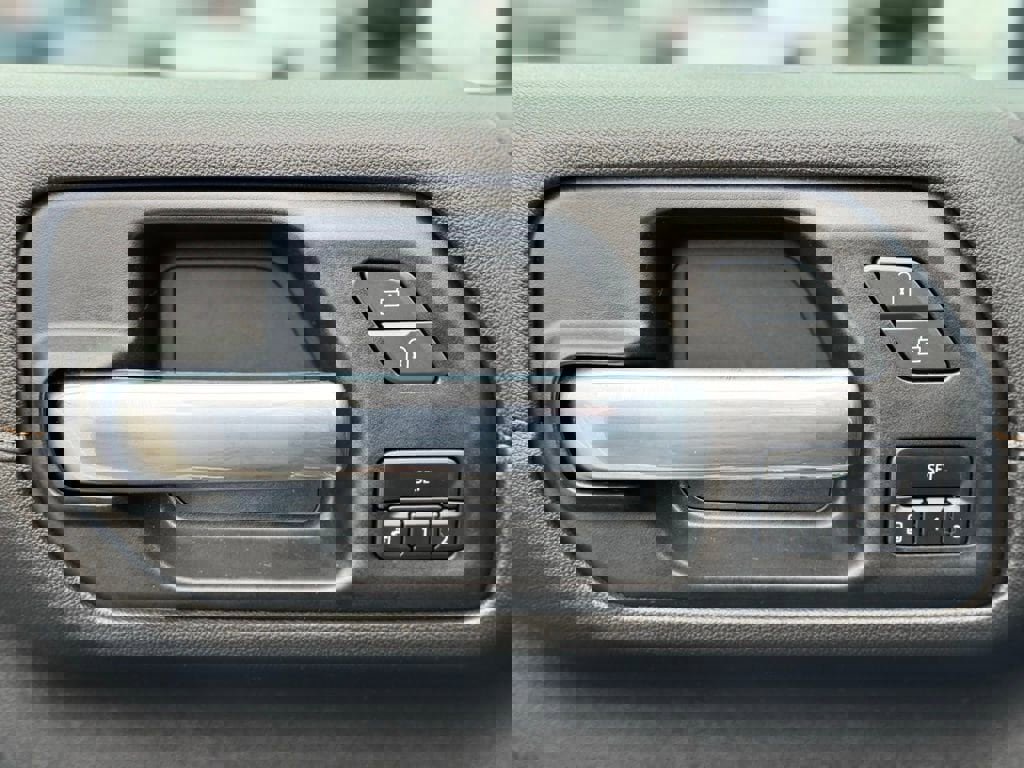 Used 2020 GMC Sierra 2500 AT4 w/ Technology Package image 23