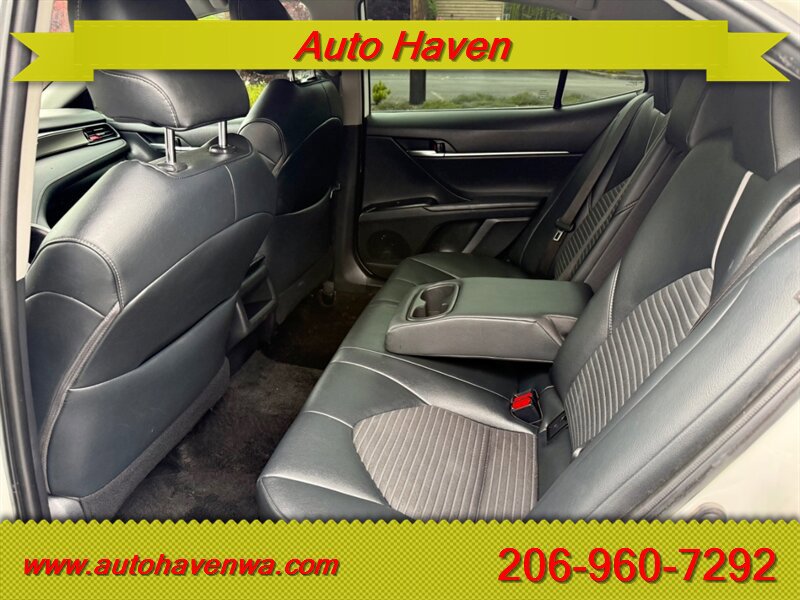 Used 2019 Toyota Camry SE FWD image 10