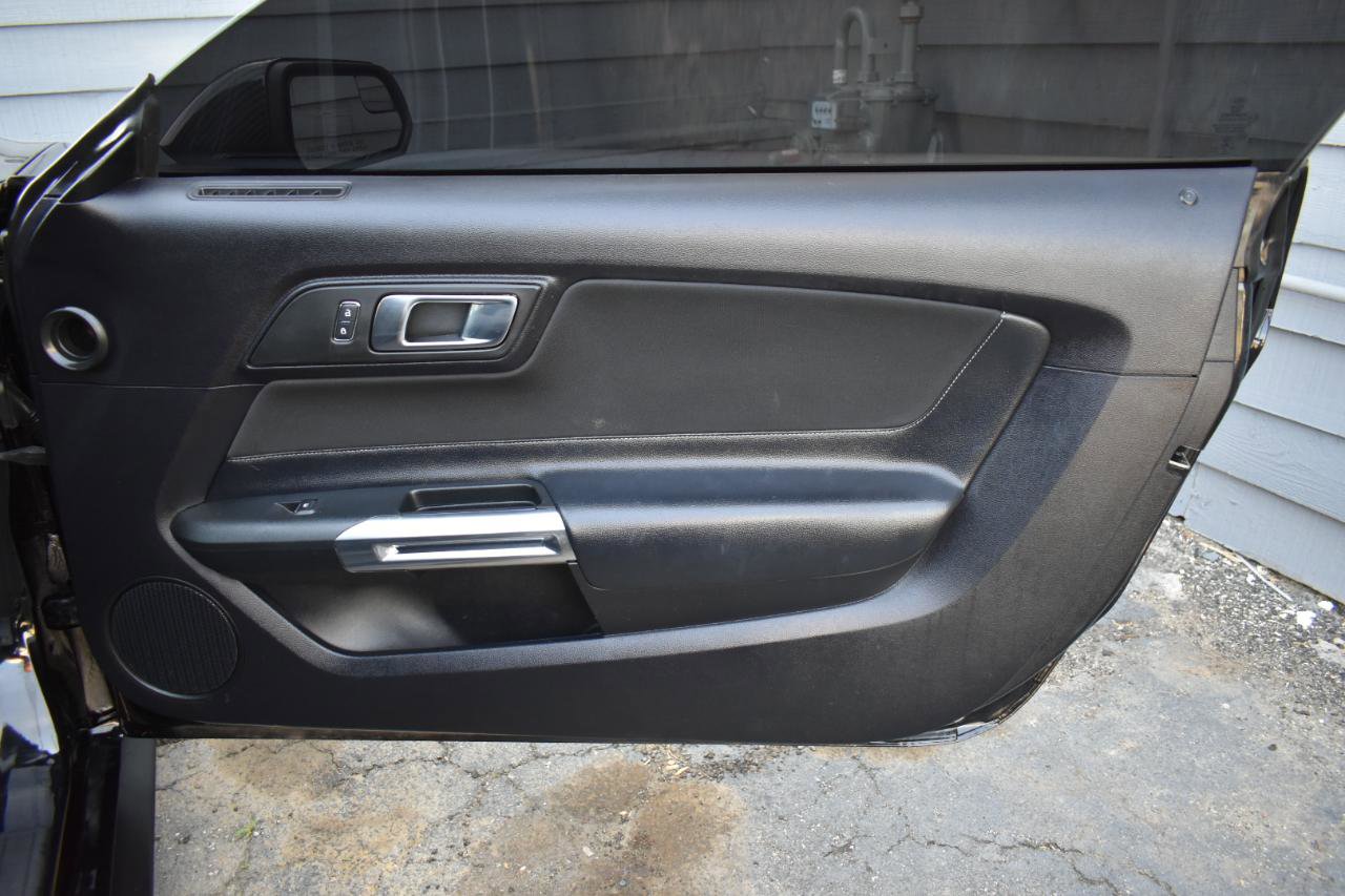 Used 2019 Ford Mustang GT image 32