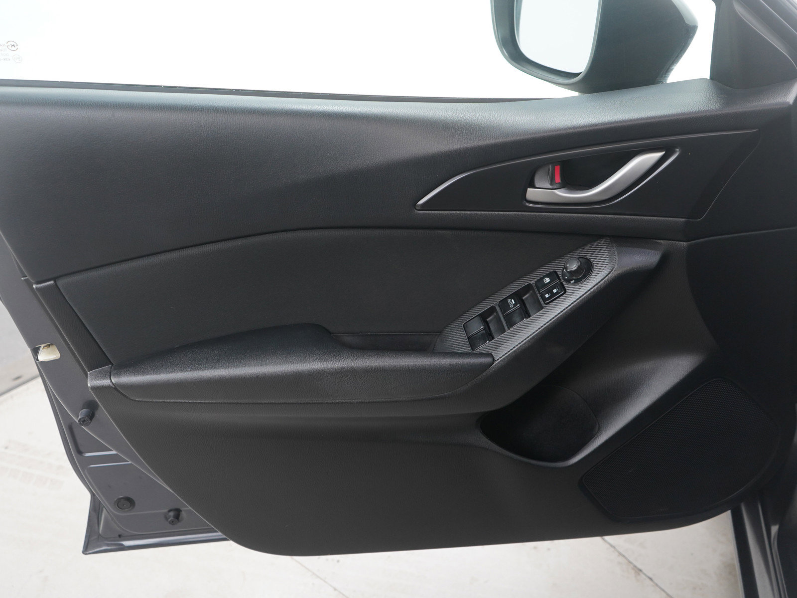 Used 2015 MAZDA MAZDA3 i SV image 18