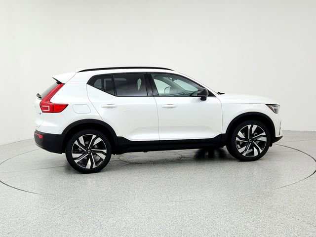 New 2026 Volvo XC40 B5 Ultra w/ Climate Package image 4