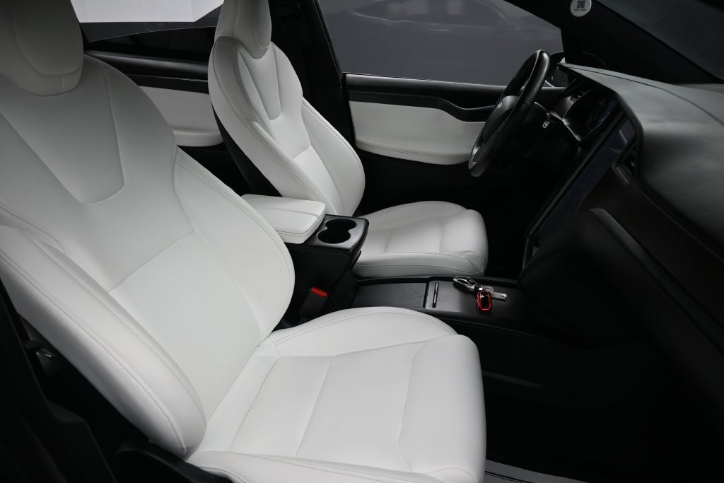 Used 2020 Tesla Model X Performance AWD/4WD image 32