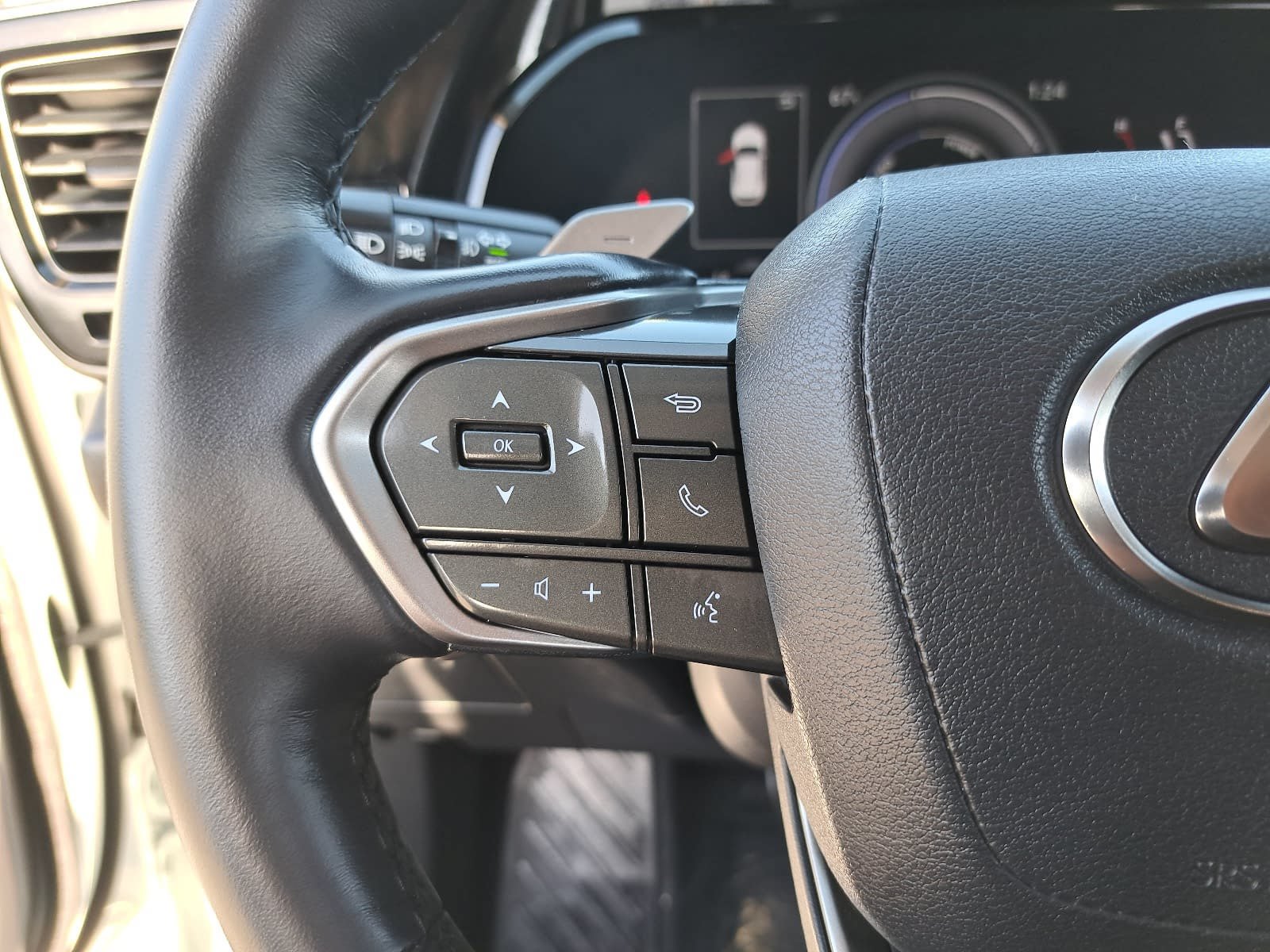 Used 2026 Lexus NX 350h AWD w/ Accessory Package (2T) image 19