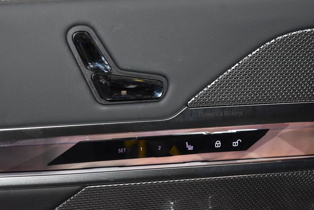 Certified 2024 BMW i7 xDrive60 image 5