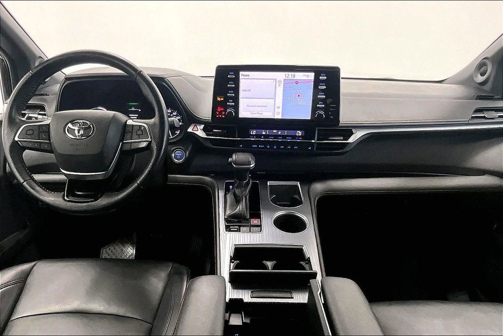 Used 2022 Toyota Sienna XLE Woodland Edition AWD/4WD image 14