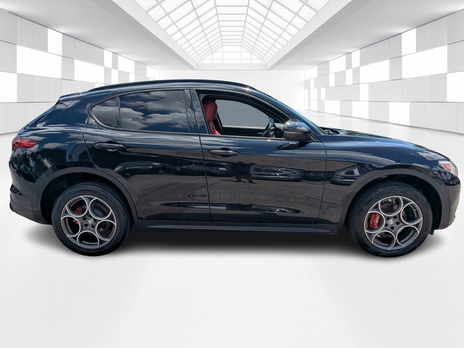 Used 2023 Alfa Romeo Stelvio Sprint RWD image 8