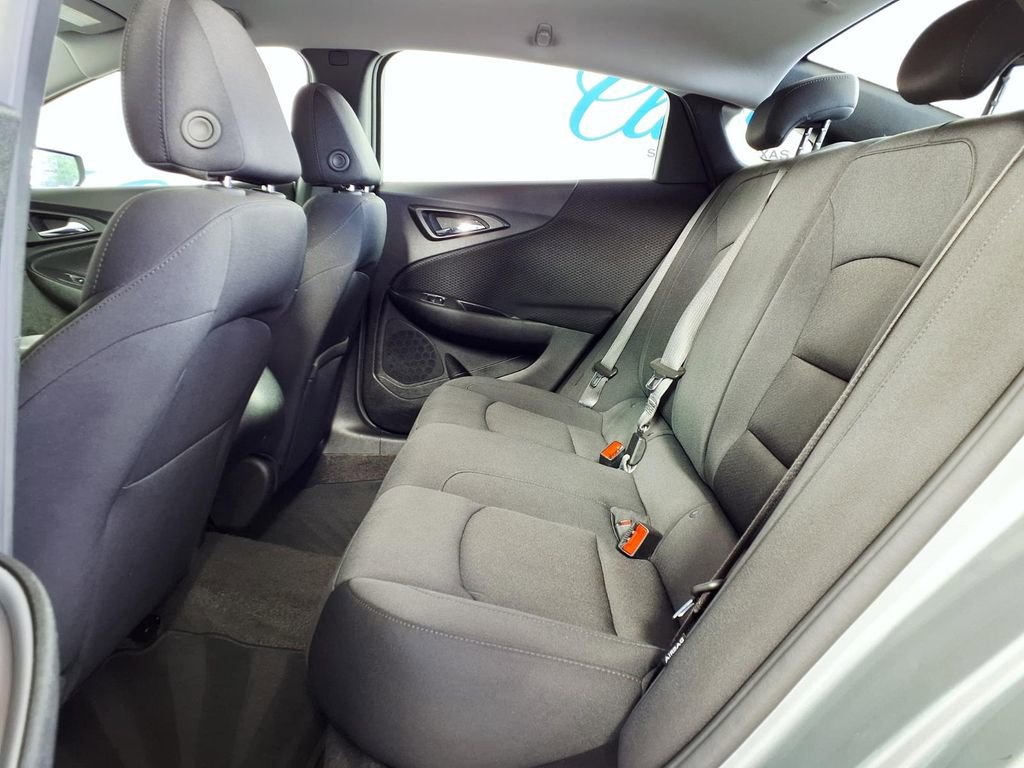 Used 2025 Chevrolet Malibu LS image 9