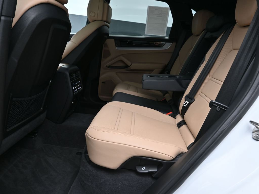 Certified 2025 Porsche Cayenne image 17