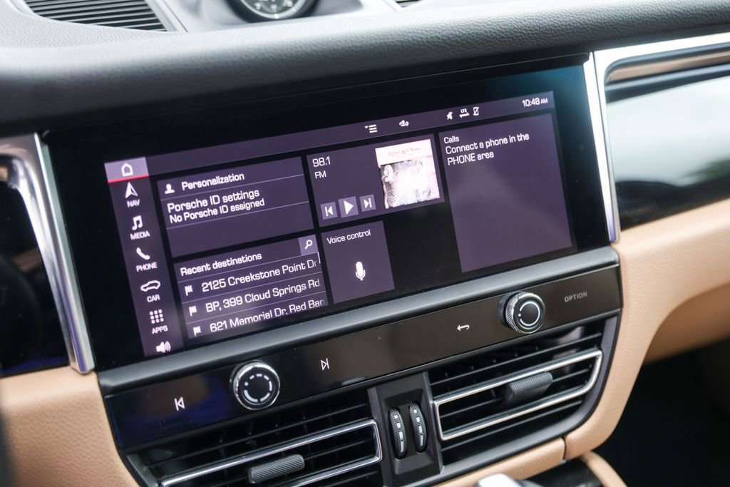 Used 2022 Porsche Macan image 16