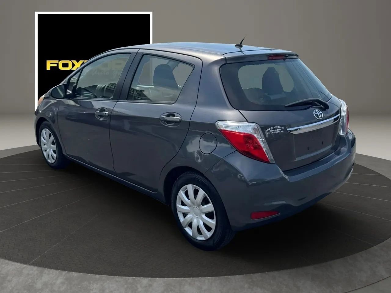 Used 2013 Toyota Yaris LE FWD image 7