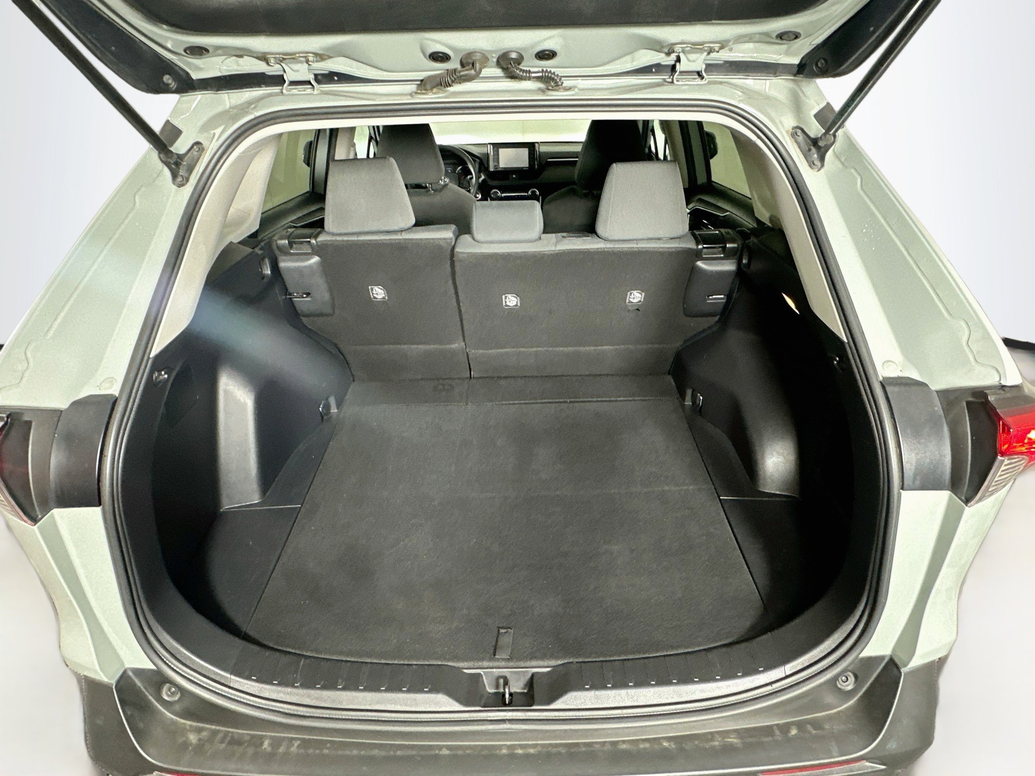 Used 2021 Toyota RAV4 XLE AWD/4WD image 27