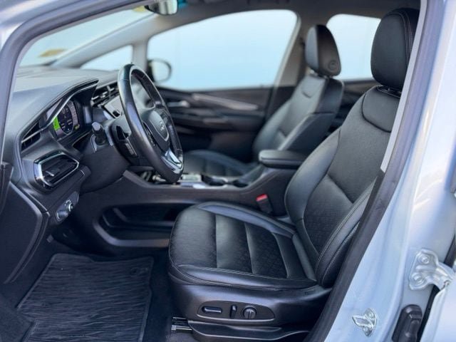 Used 2023 Chevrolet Bolt LT w/ Infotainment Package FWD image 20
