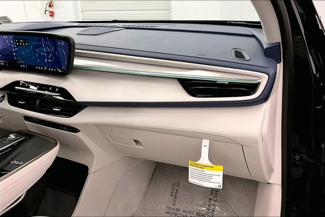 Used 2025 Buick Enclave Avenir image 19