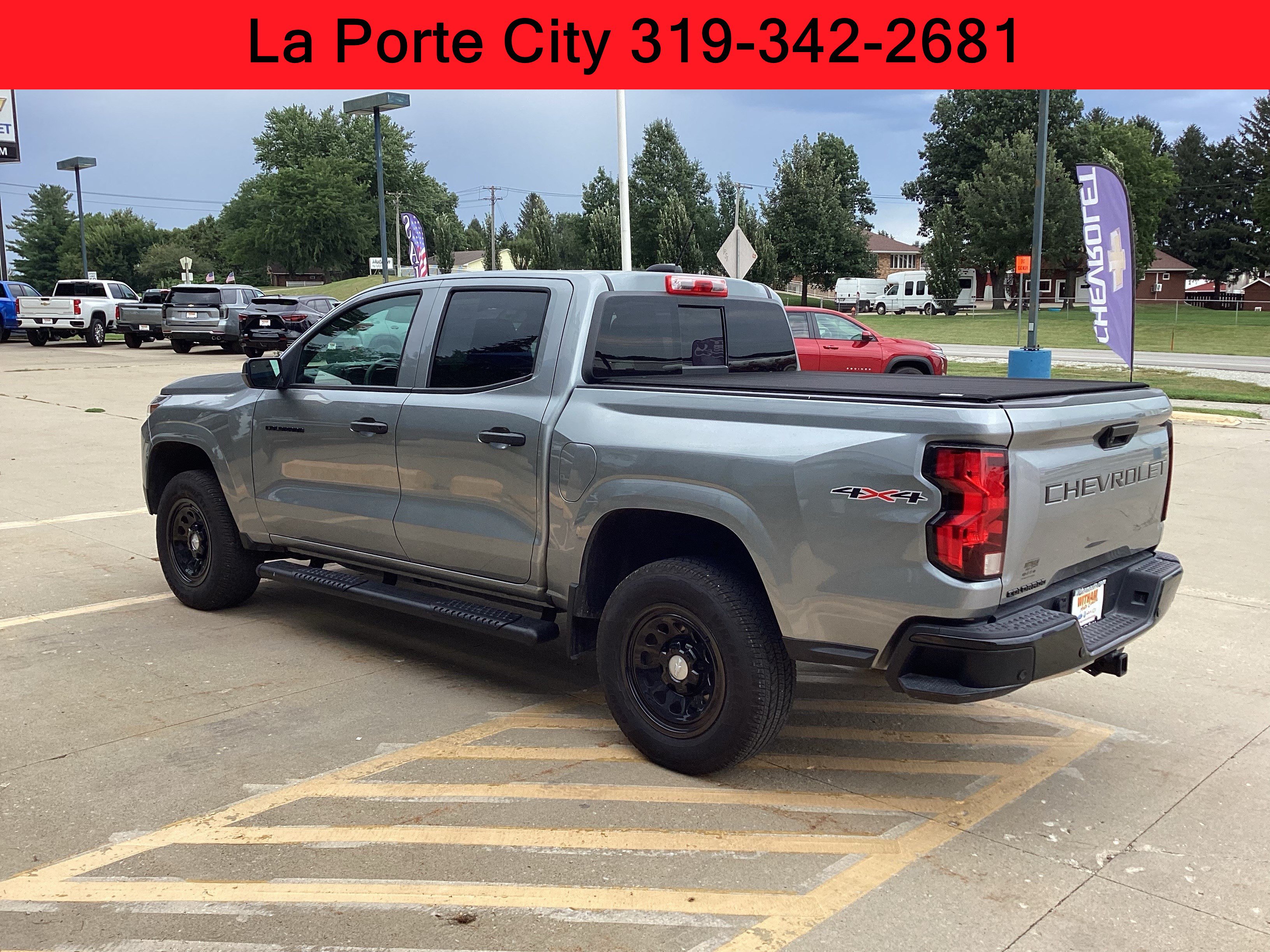Used 2025 Chevrolet Colorado W/T w/ Advanced Trailering Package AWD/4WD image 6