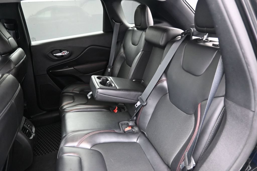 Used 2021 Jeep Cherokee Trailhawk AWD/4WD image 16