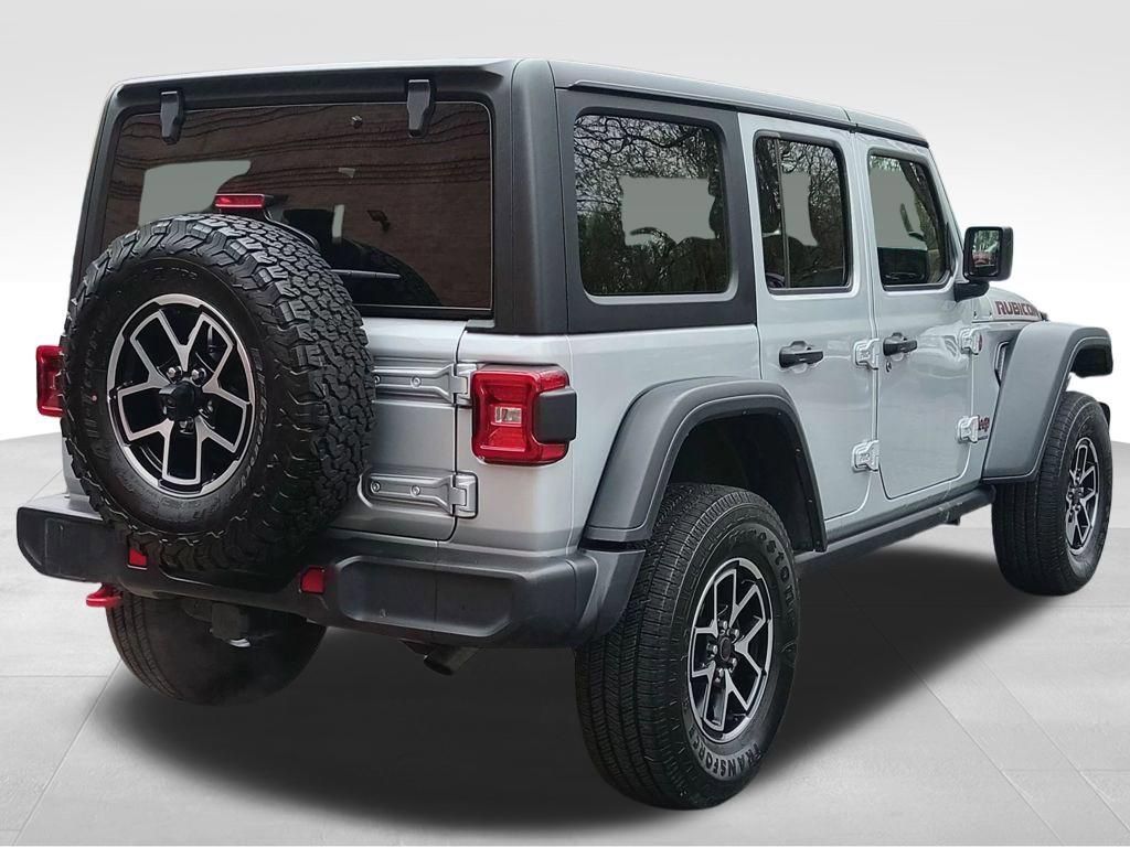 Used 2024 Jeep Wrangler Unlimited Rubicon AWD/4WD image 3