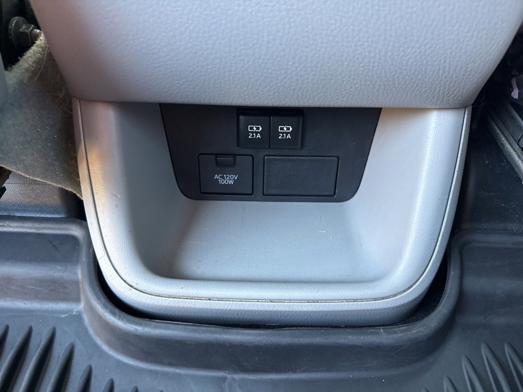 Used 2019 Toyota Highlander Limited image 32