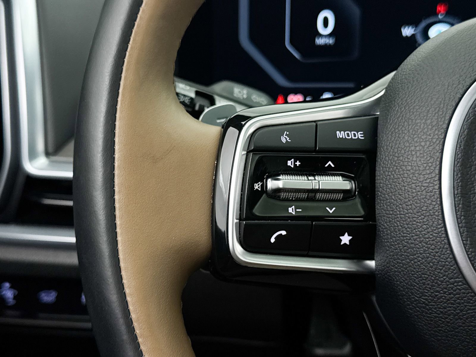 Certified 2024 Kia Sorento SX Prestige w/ Olive Brown Leather Package AWD/4WD image 40