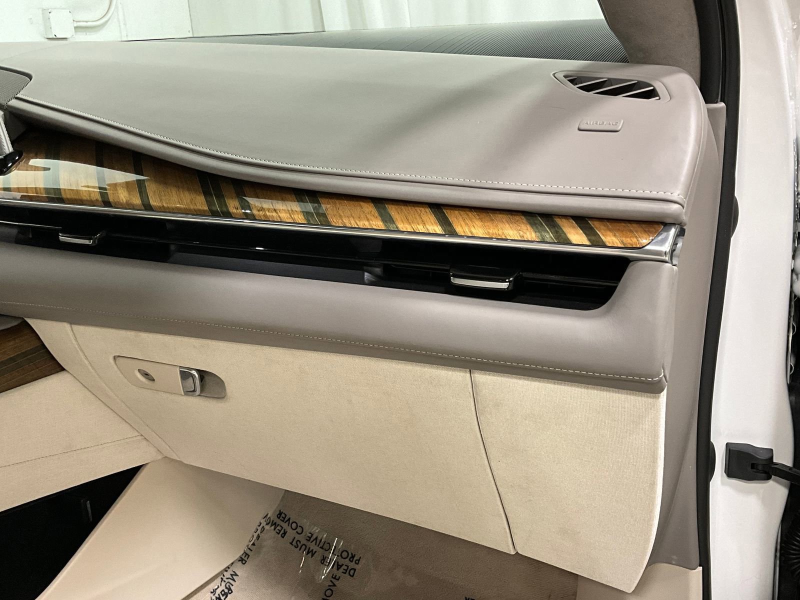 Used 2021 Cadillac Escalade ESV Sport Platinum w/ Heavy-Duty Trailer Package AWD/4WD image 16