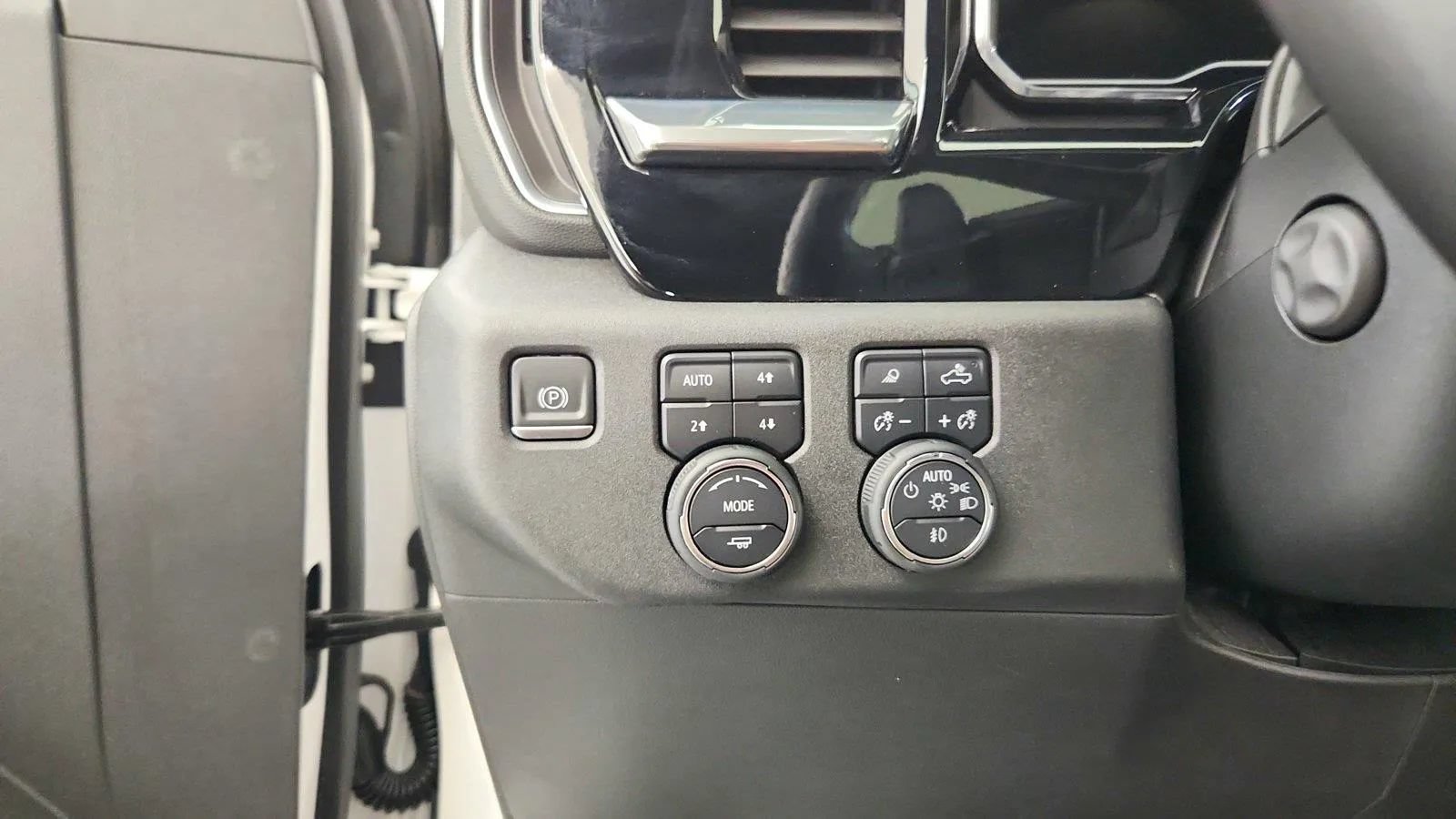 Used 2023 Chevrolet Silverado 1500 High Country w/ High Country Premium Package AWD/4WD image 17