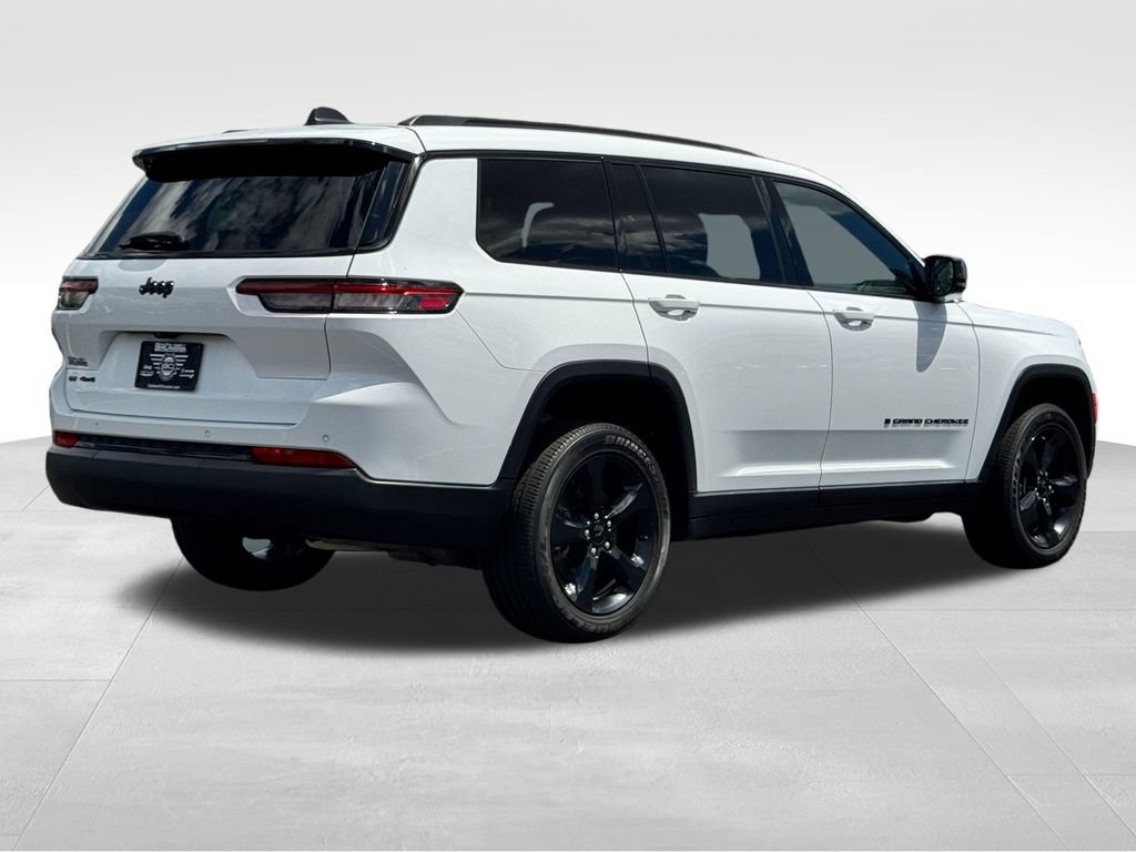 Used 2023 Jeep Grand Cherokee L Laredo AWD/4WD image 7