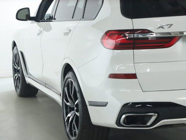 Certified 2022 BMW X7 xDrive40i w/ M Sport Package AWD/4WD image 50