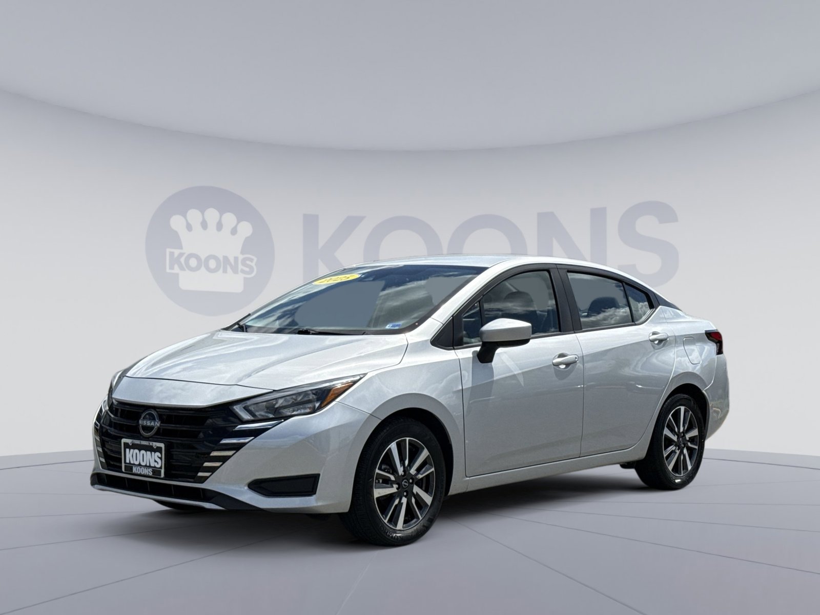 Used 2025 Nissan Versa SV FWD image 5