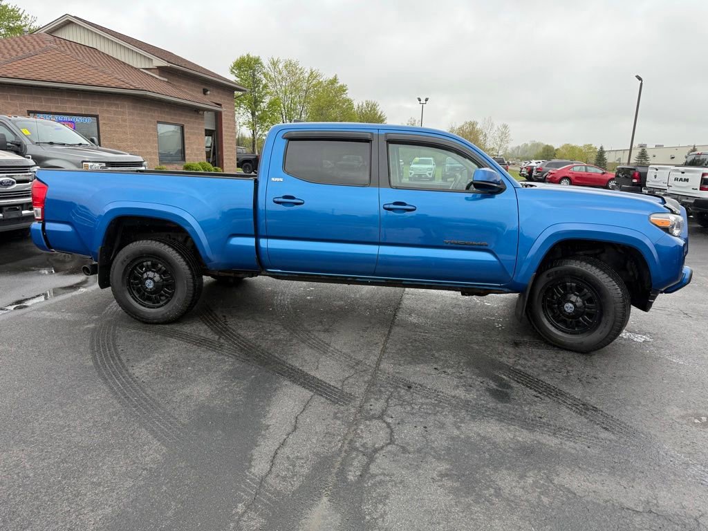 Used 2017 Toyota Tacoma 4x4 Double Cab image 6