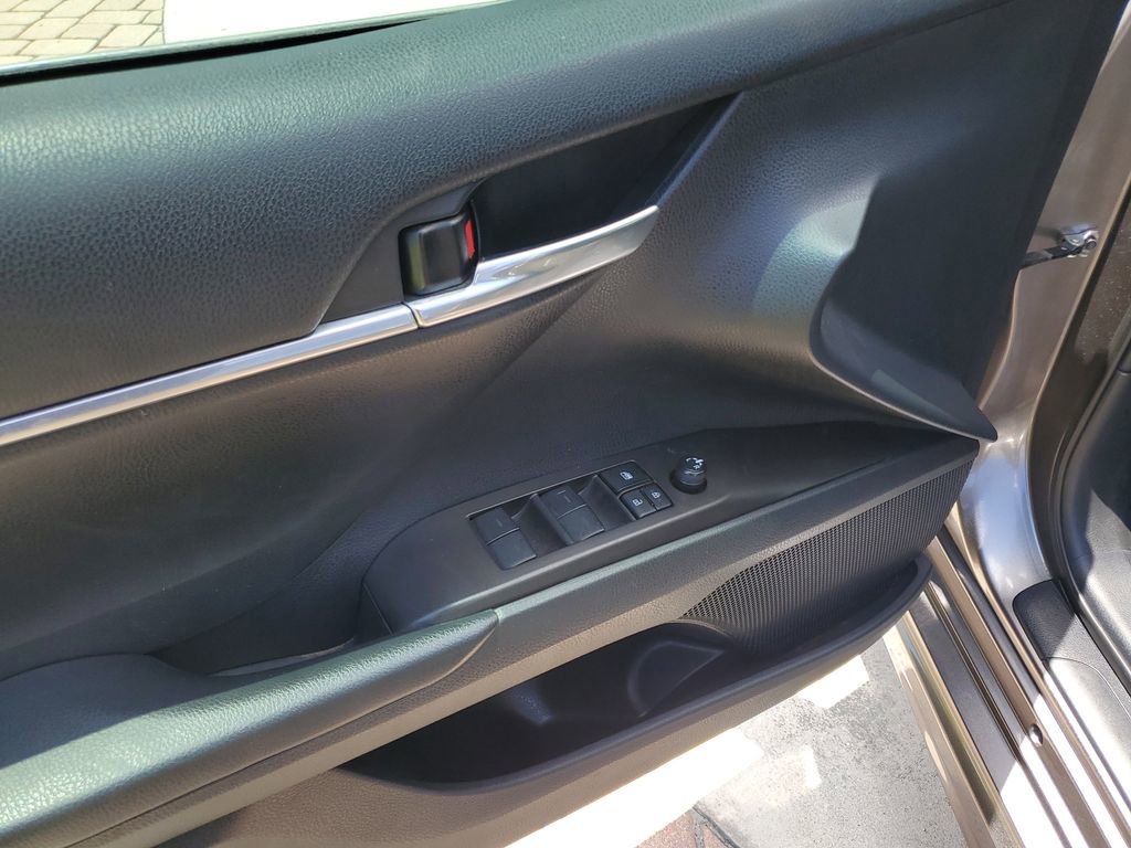 Used 2022 Toyota Camry SE w/ Audio Upgrade Package FWD image 19