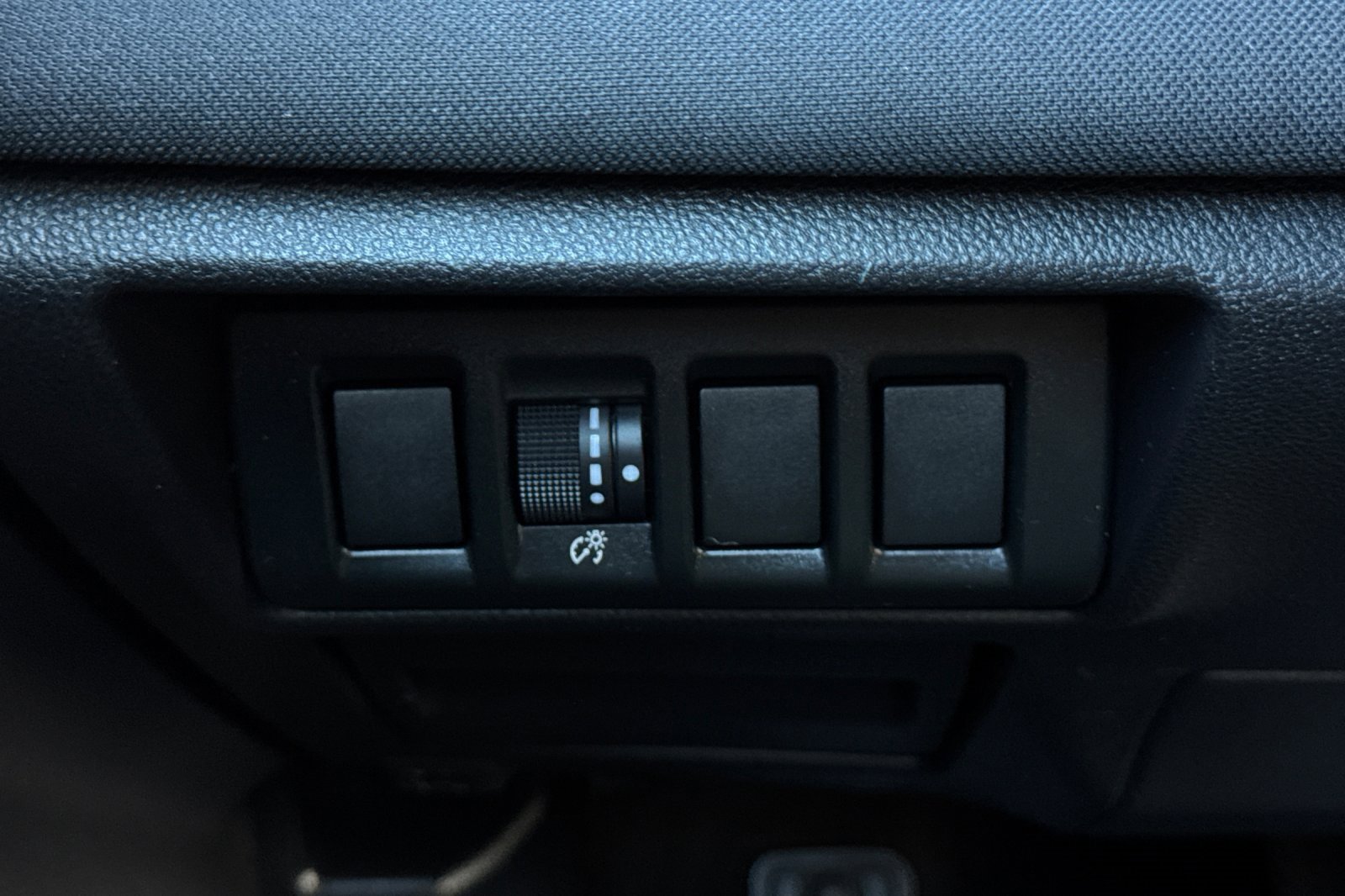 Used 2020 Subaru Outback Premium image 34