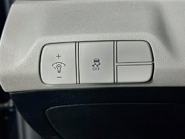 Used 2024 Hyundai Elantra Limited FWD image 26