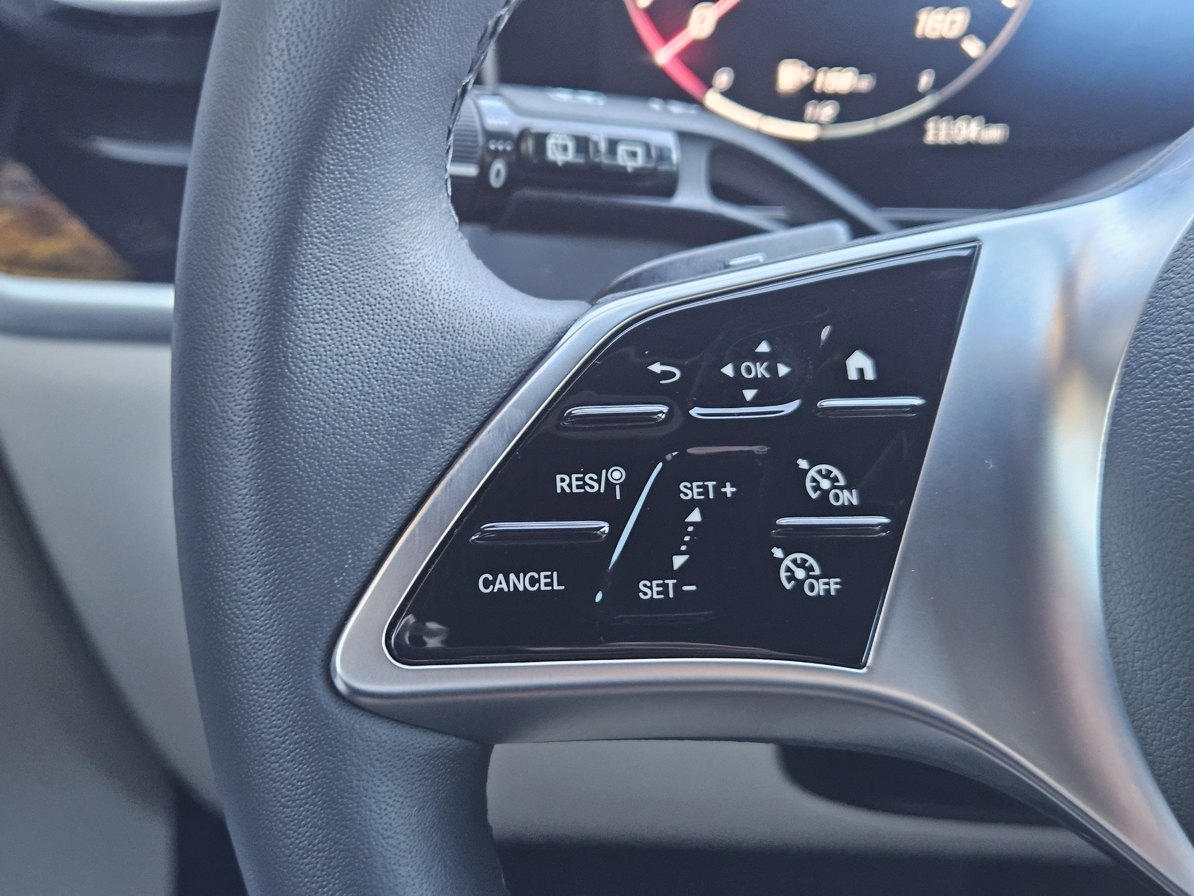 Certified 2025 Mercedes-Benz GLC 300 image 26