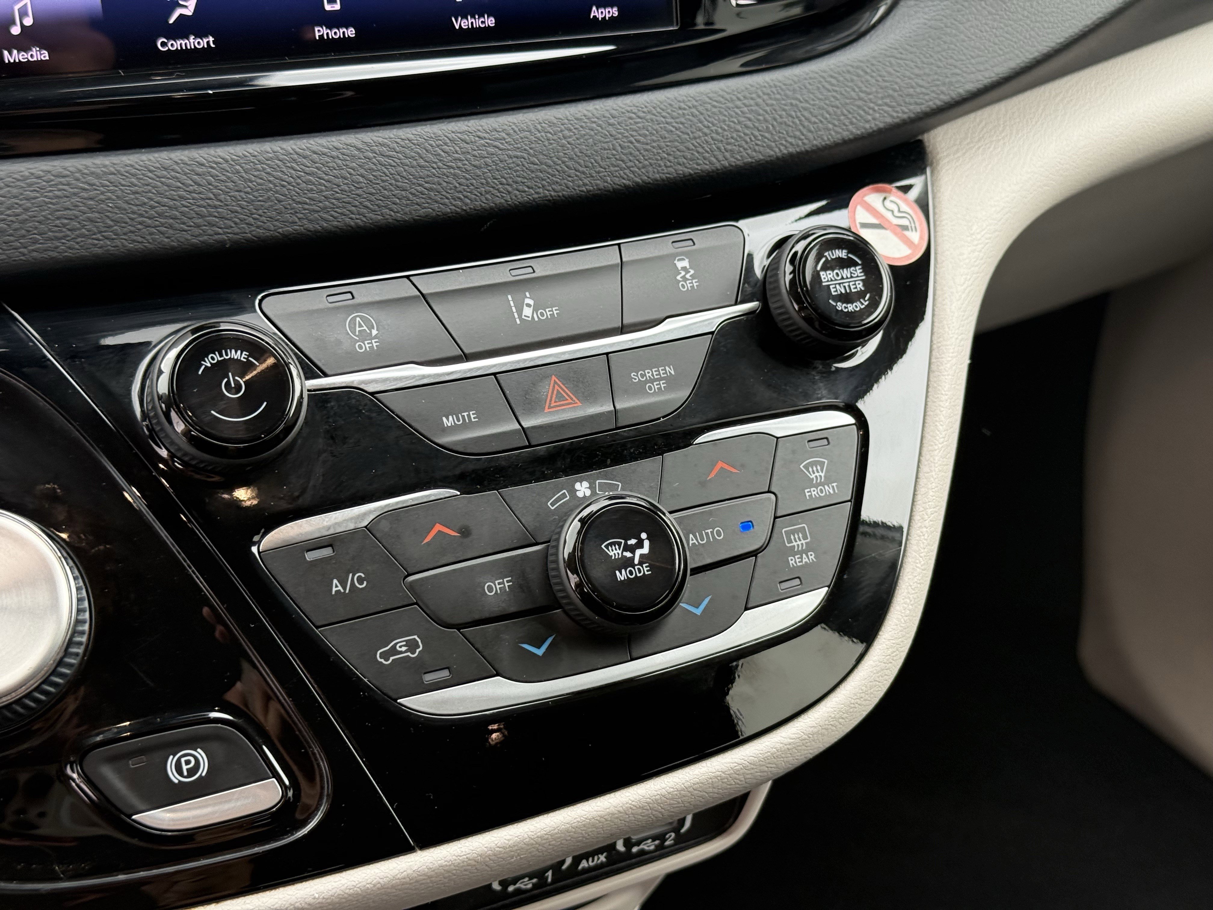 Used 2022 Chrysler Pacifica Touring-L image 22