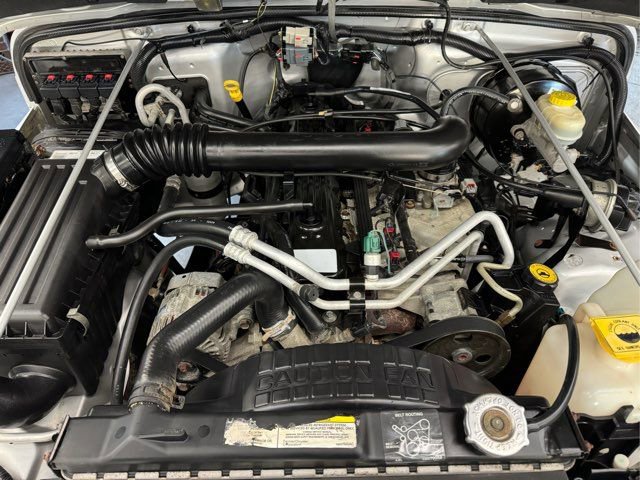 Used 2005 Jeep Wrangler Unlimited image 32