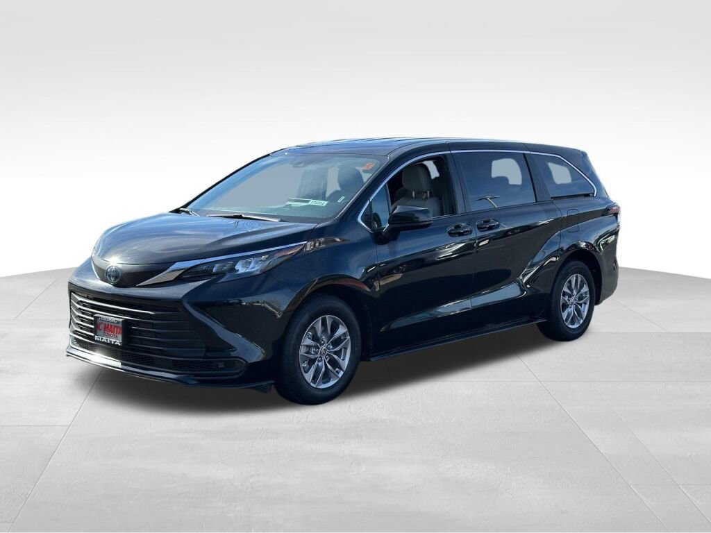 Certified 2025 Toyota Sienna LE image 8