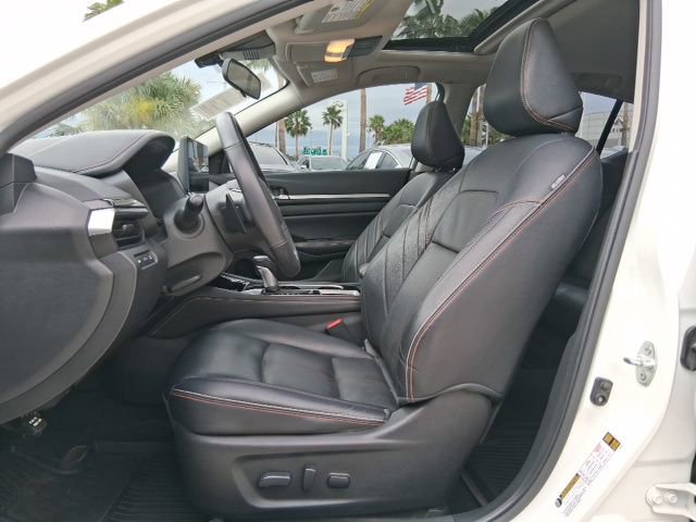 Used 2024 Nissan Altima 2.5 SR w/ SR Premium Package FWD image 19