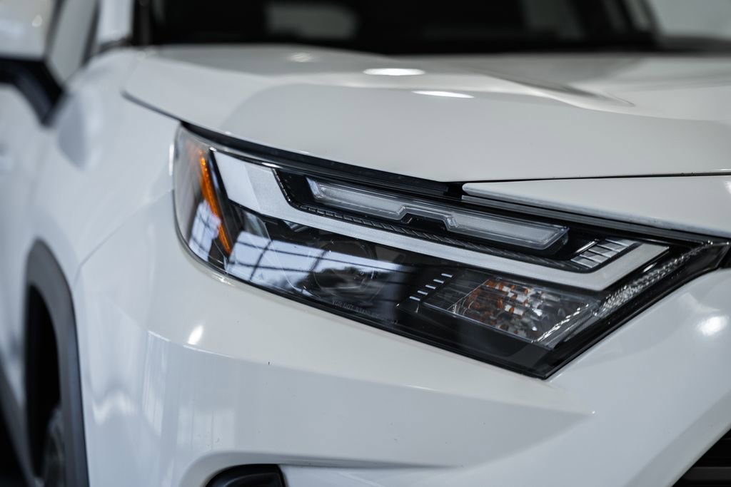Used 2025 Toyota RAV4 XLE image 10