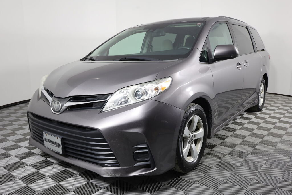 Used 2018 Toyota Sienna LE FWD image 5