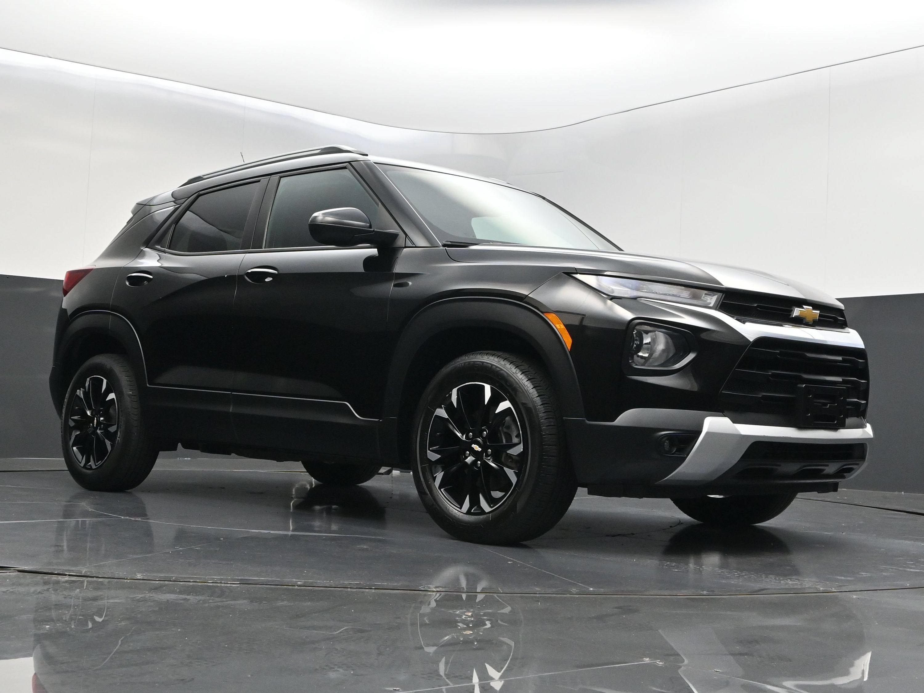 Used 2021 Chevrolet TrailBlazer LT w/ Premium Seating Package AWD/4WD image 36