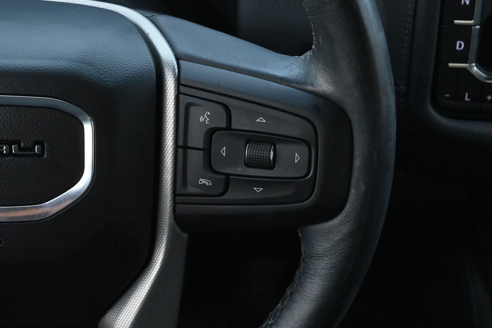 Used 2022 GMC Yukon Denali RWD image 11