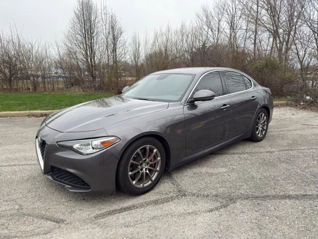 Used 2018 Alfa Romeo Giulia RWD image 2