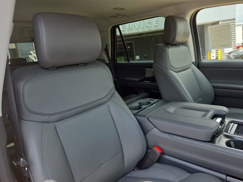 New 2026 Ford Expedition Active AWD/4WD image 19