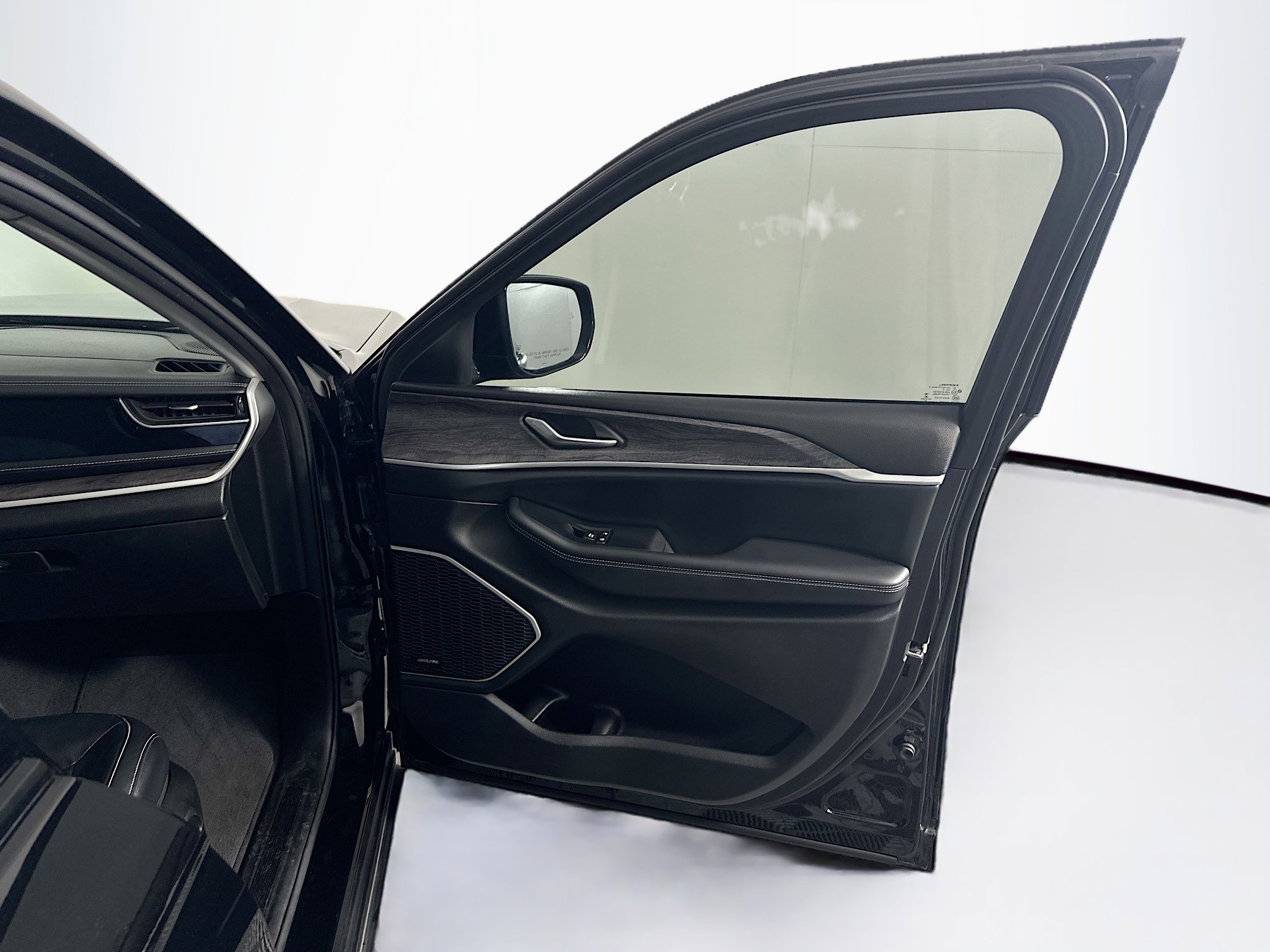 Used 2022 Jeep Grand Cherokee Limited 4xe image 35