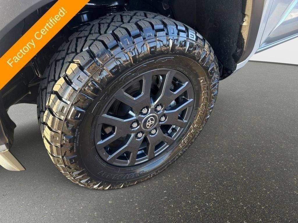 Used 2025 Toyota 4Runner SR5 image 25