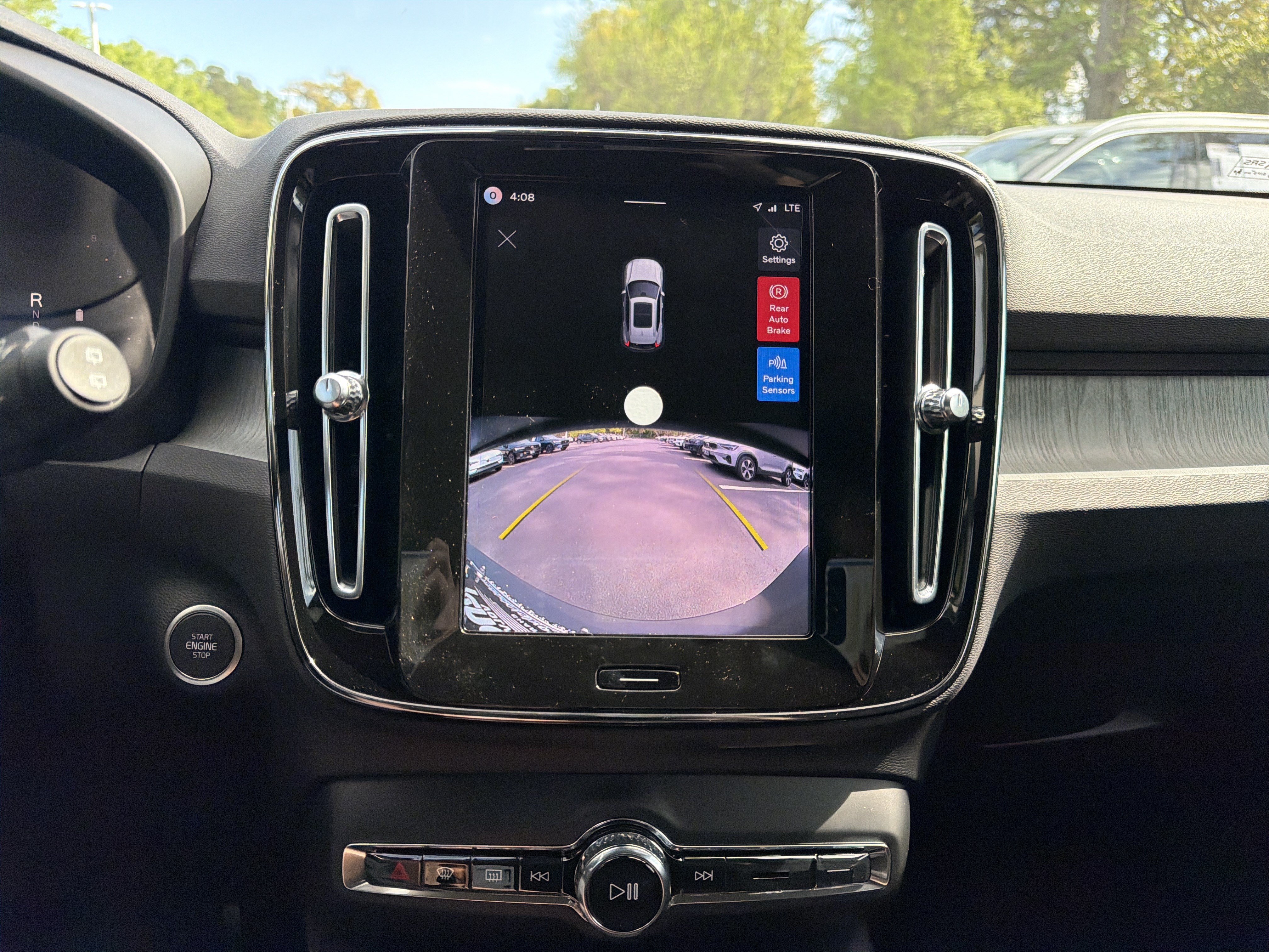 New 2026 Volvo XC40 B4 Core w/ Climate Package FWD image 28