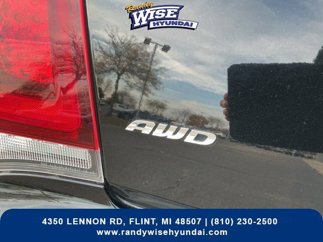 Used 2019 Chrysler 300 S AWD/4WD image 17