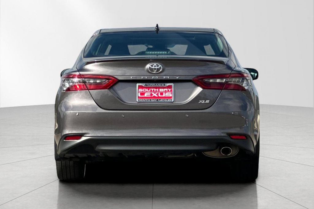 Used 2021 Toyota Camry XLE w/ Navigation Package FWD image 5