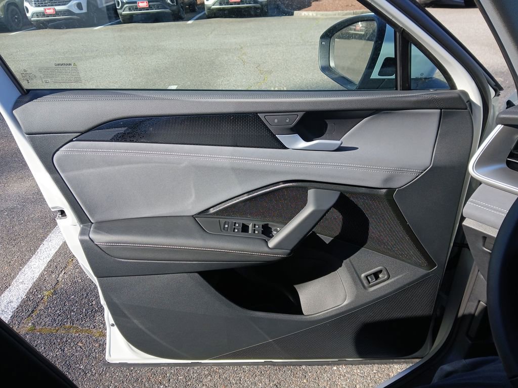 New 2026 Volkswagen Tiguan SE image 10