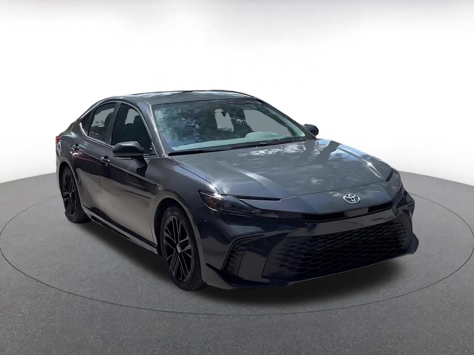 Used 2026 Toyota Camry SE FWD image 3